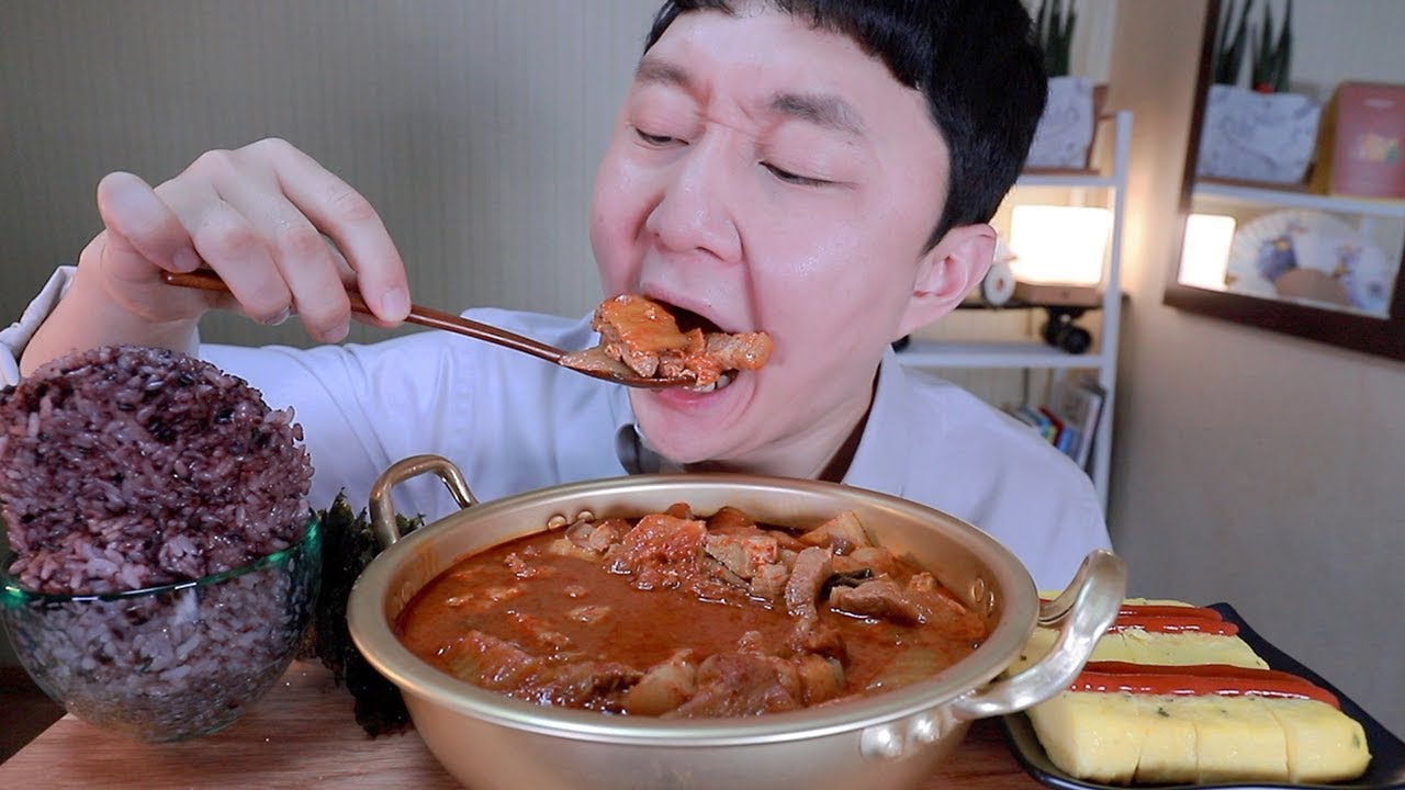 고기듬뿍! 김치찌개 비석밥? 소리 먹방～MUKBANG～Kimchi Stew Eating Sounds キムチチゲ ASMR