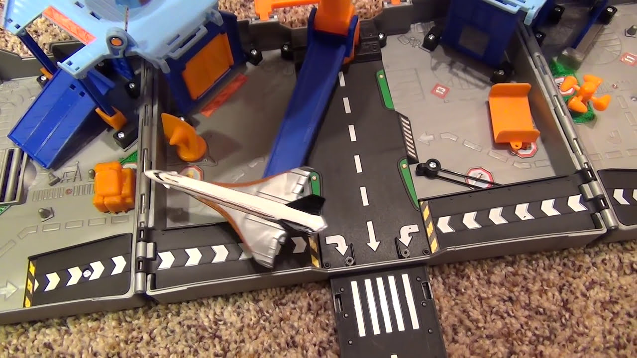 Matchbox Airport Pop Up Playset - Unboxing and Demonstration