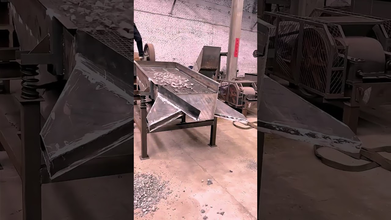 Double-layer vibrating screen for screening three types of materials#vibrating #vibratingscreen