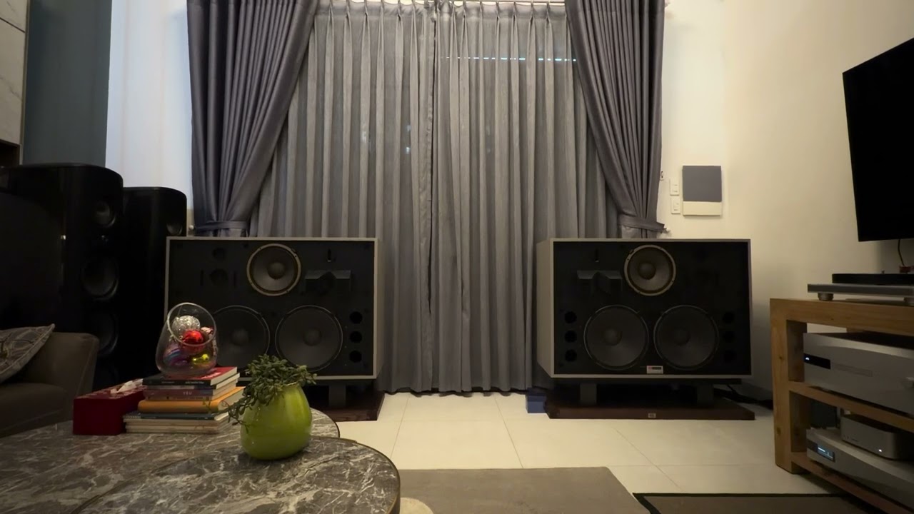 JBL 4350 Black Version