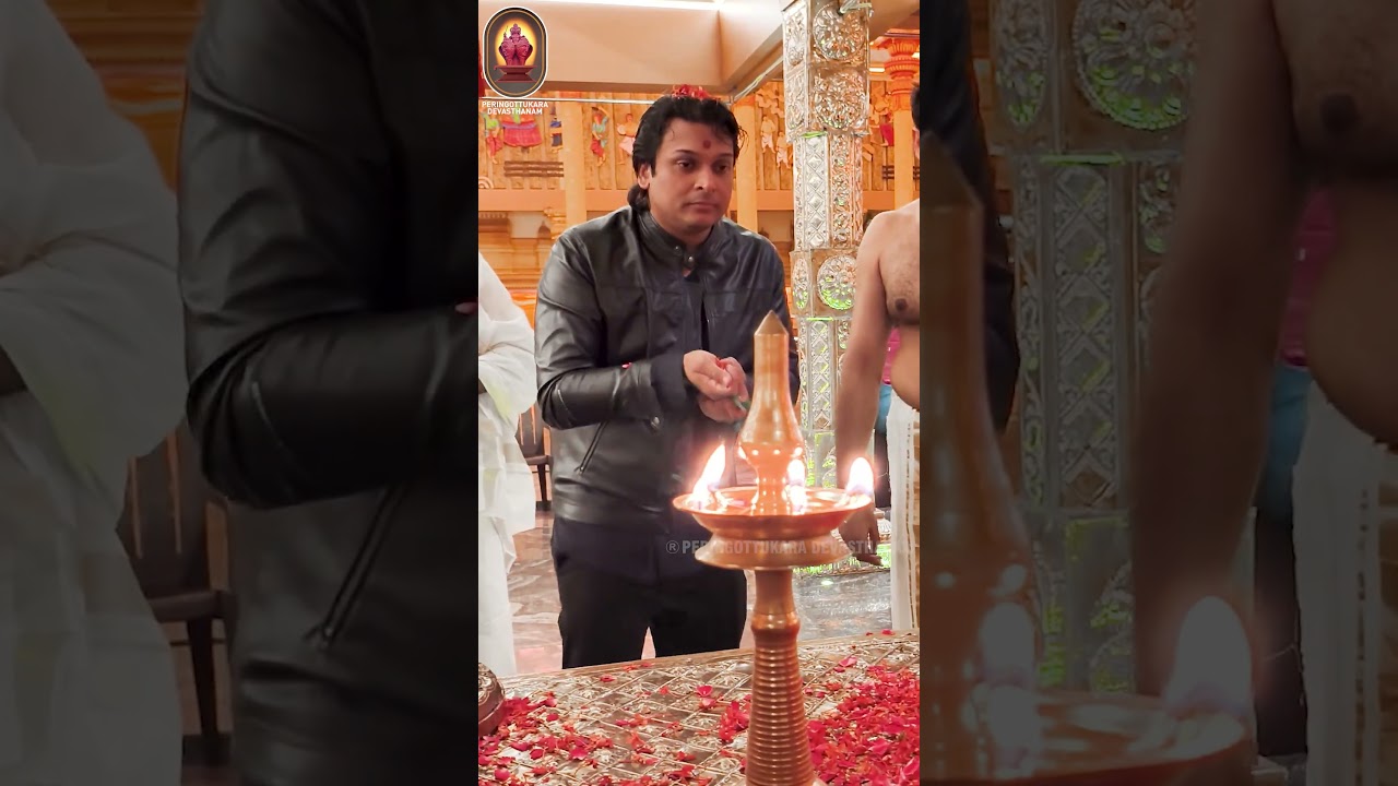 Rahul Easwar blessed by Unni Swami at Peringottukara Devasthanam.🙏