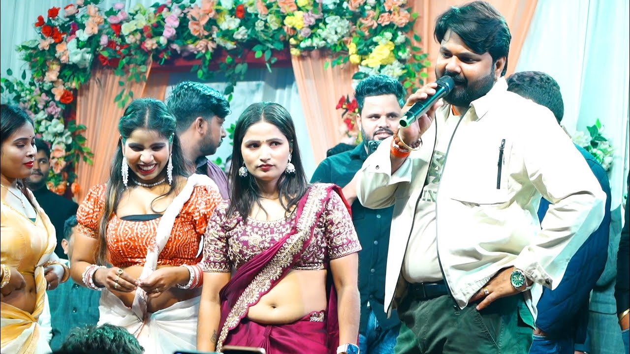 देसी स्टार समर सिंह Dehati Bhojpuri stage show Samar Singh पब्लिक को मनोरंजन करते हुए झूम उठे