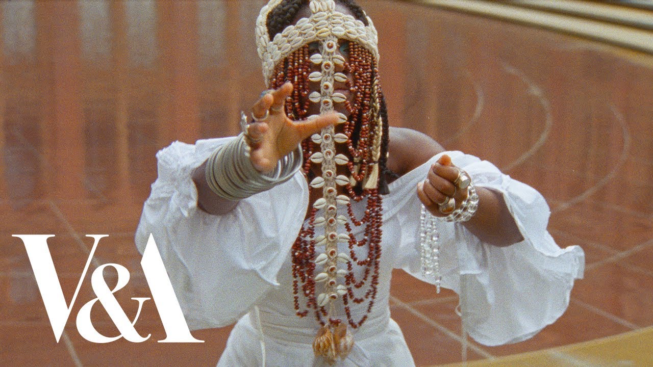 Friday Late | anaiis | spirit moves | V&A