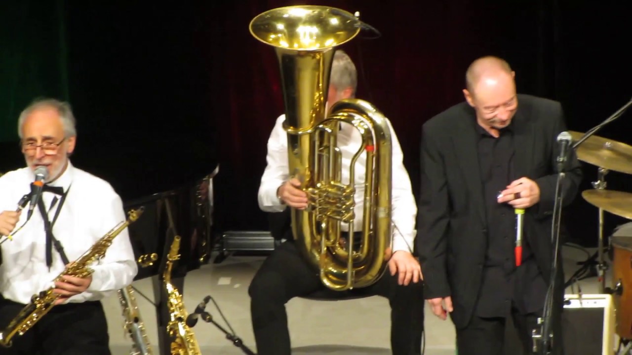 Blue Wonder Jazzband und Bernd Kleinow spielen 45 Times