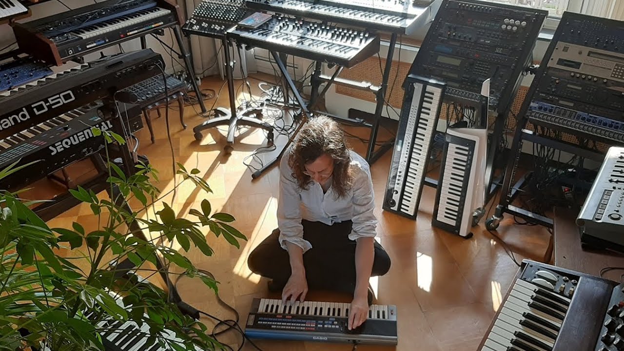 Legowelt on the Roland JD800