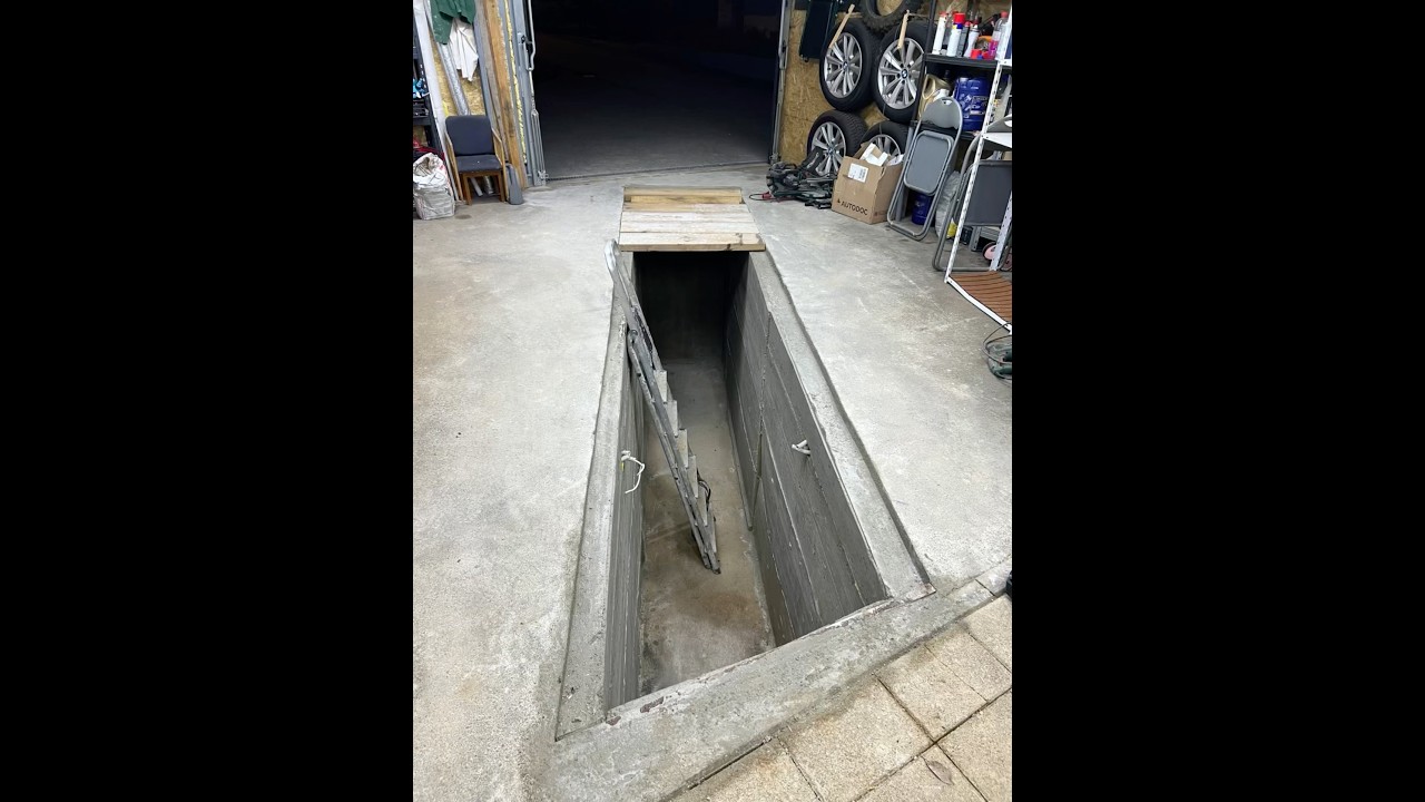 My inspection pit in small garage. #diy #garage #garagebuilt #mechanic #mygarage #kanal