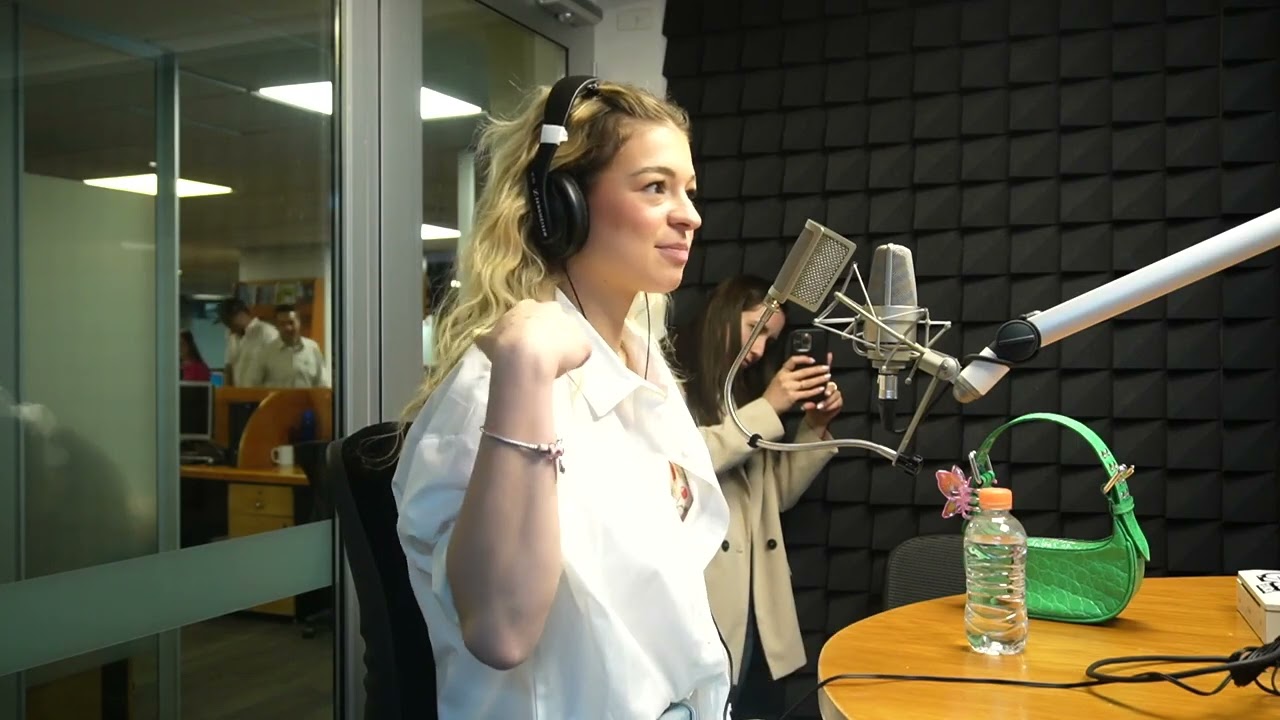 ¿De qué famoso no le gustaría ser enemiga? 😱 Carlota Madrigal en La Caminera