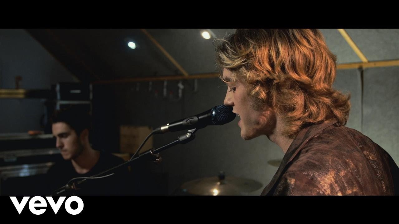 Jessarae - A Girl Like You (Edwyn Collins Cover)