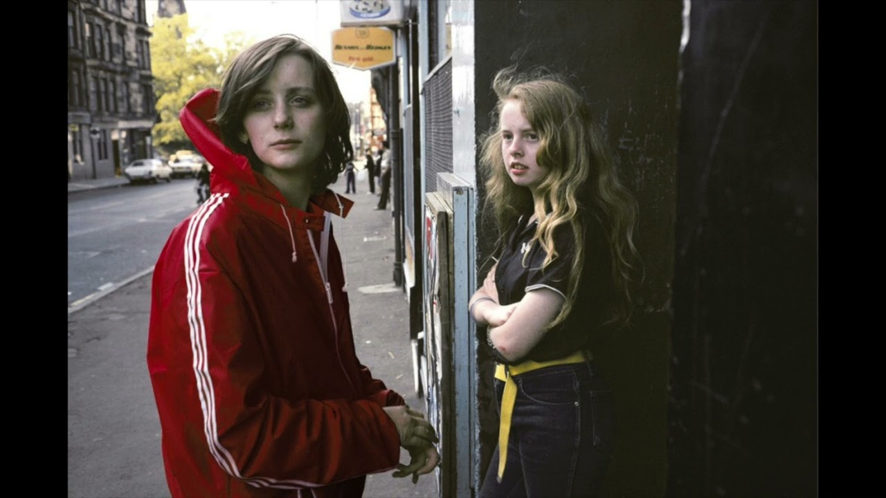 60 Striking Photographs Captured Everyday Life in Glasgow in 1980