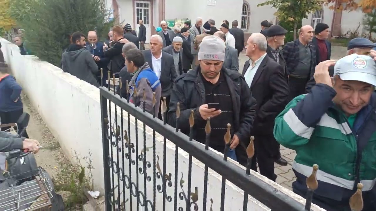 NİKSAR GÜNEBAKAN KÖYÜ ALİM KARAKAŞ CENAZESİNDE ERBAA SARMADUT CAMİ CENAZE NAMAZI KILINIŞI07KASIM2022