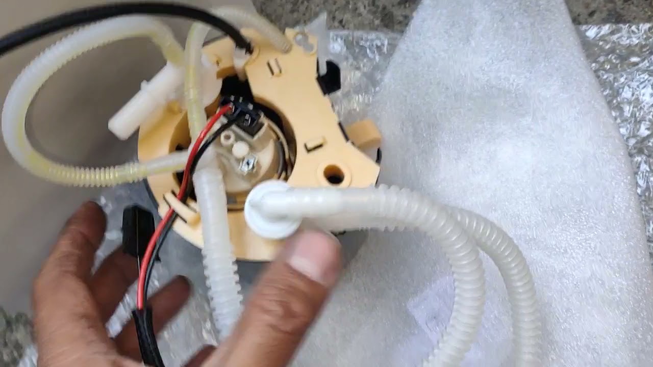 Range Rover Sport - Fuel pump fitting
