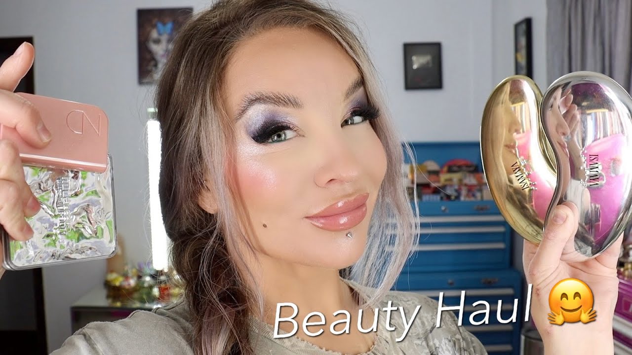 Приобретают: Sephora, Isamaya, Huda, Natasha Denona, Ciele, Głów Recipe, Dior, Tarte, Laneige, LY...
