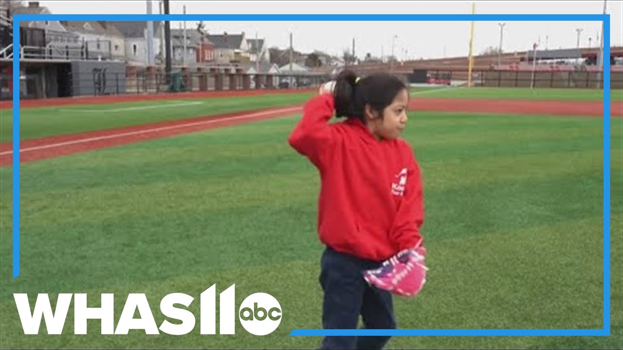 Louisville kids get big-league warmup before throwing first pitch in Texas
