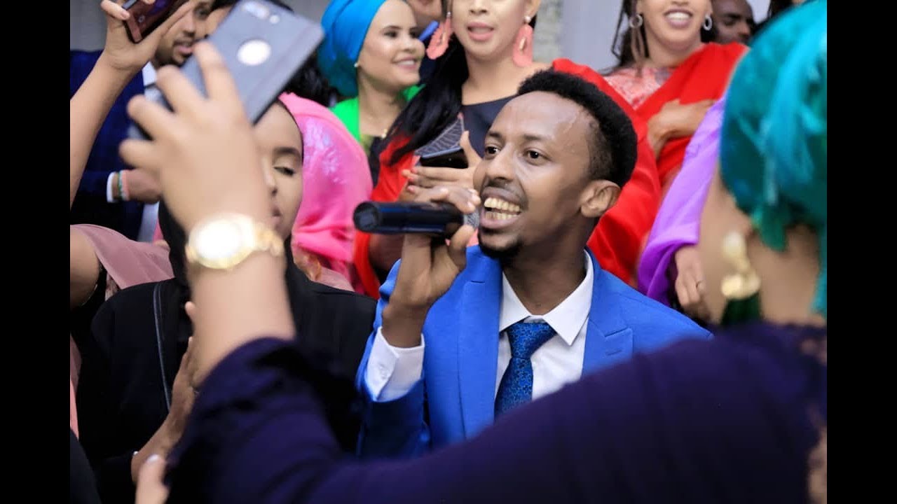 CAWALE ADAN BEST SONG (HABLAHA SOMALIYEED MARKASTABA INDHEERAA AYNIGOOD) HARGEISA LIVE SHOW 2019