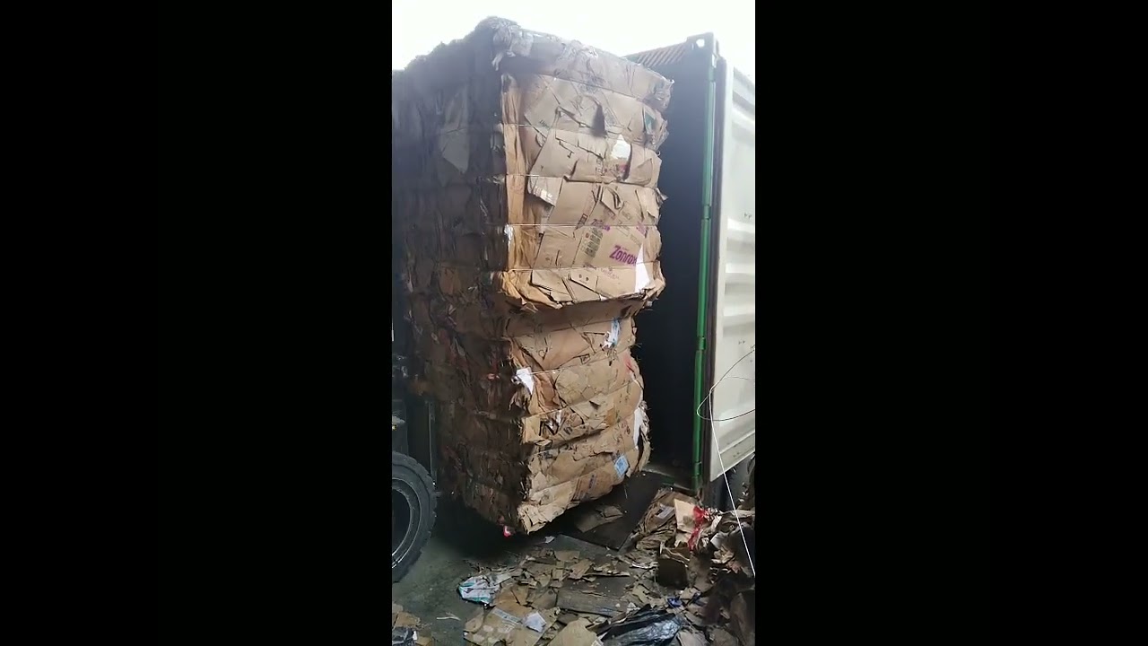 HOW THEY LOAD BIG BALES TO THE CONTAINER VAN #forExport #loading #40footerContainerVan