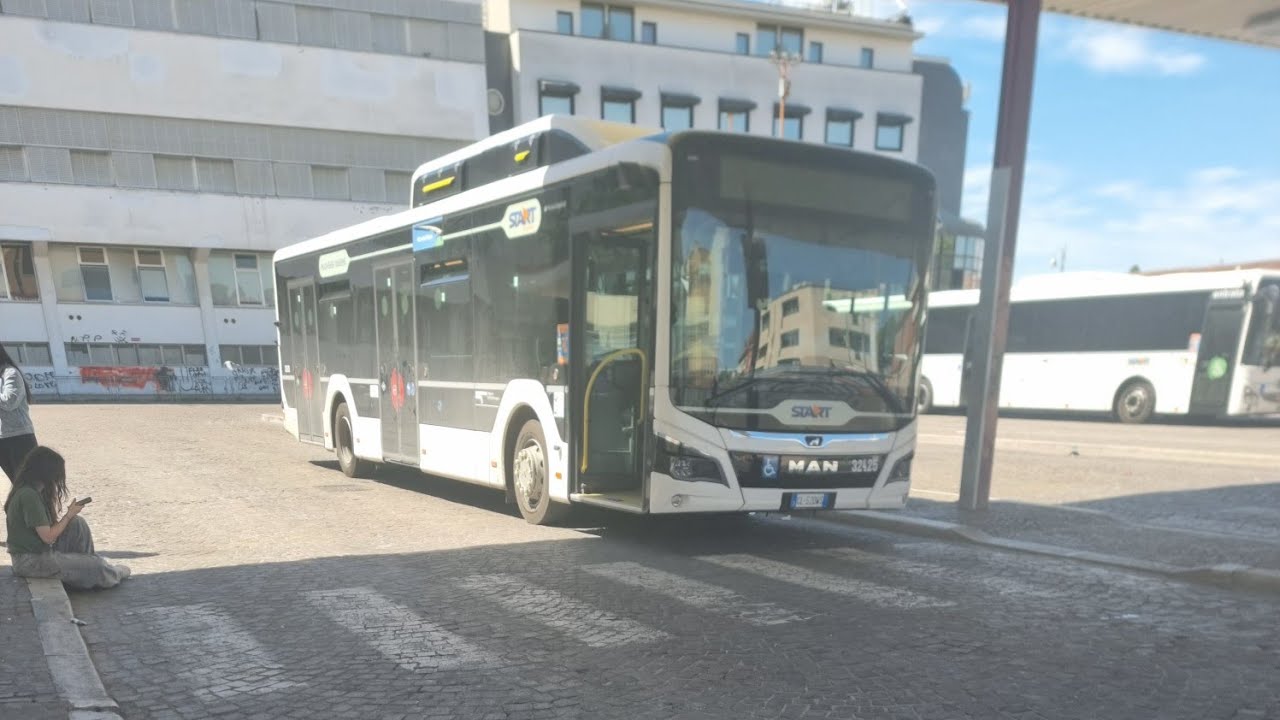 MAN New Lion's City 12 EfficientHybrid CNG - Start Romagna 32427 con strange sound (kickdown)