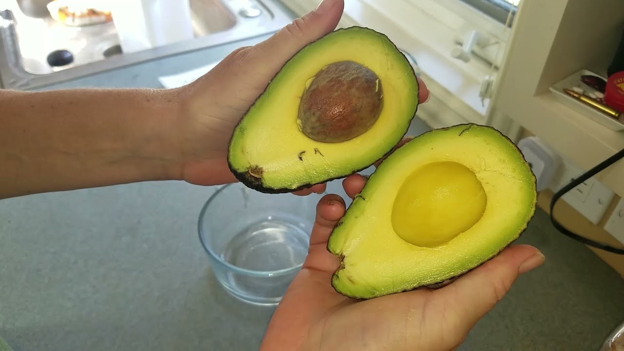 Avocado: how to cut, peel, slice and cube easy