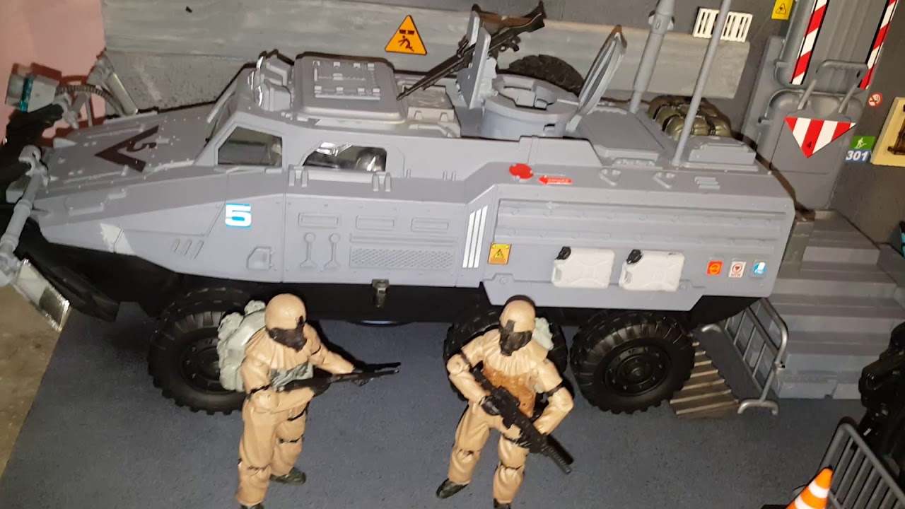 GI JOE ELITE FORCE 1/18 Zombie Factory scale diorama