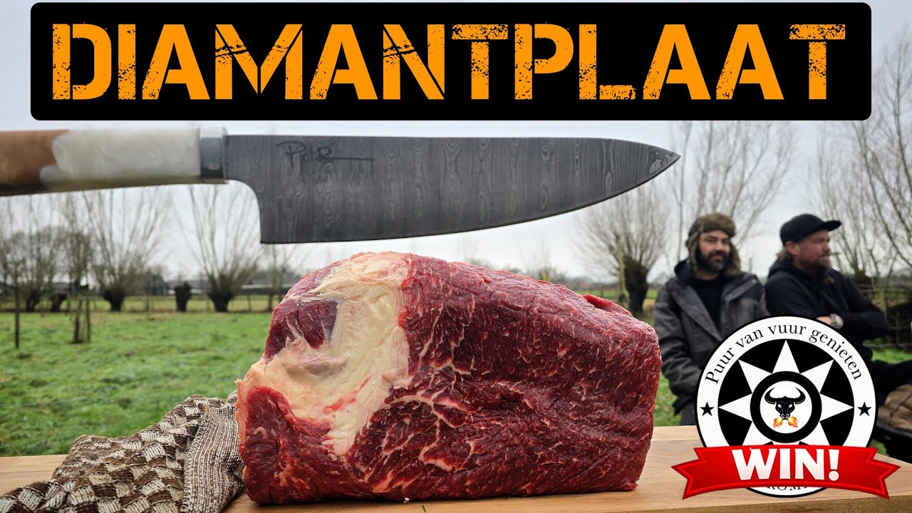 De beste steak uitsnijden Denver steak  op de bbq  - Damast stalen mes --  Santa mariagrill barbecue