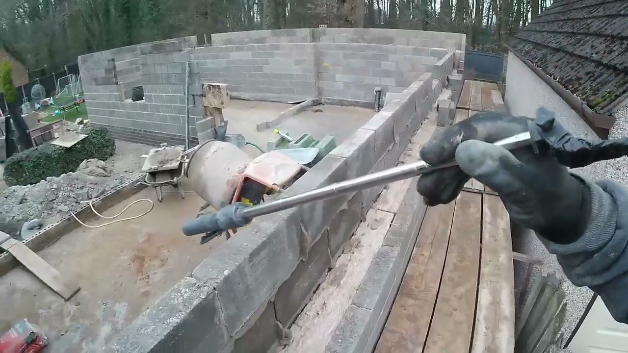 more blockwork on the new single storey extension