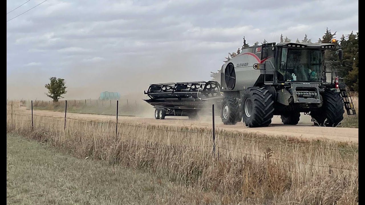 Kvasnicka Custom Harvesting: A Gleaner S97 Fresh Off The Line