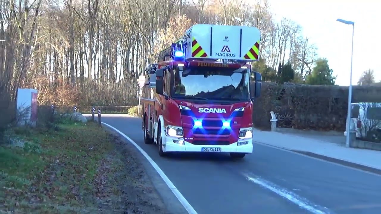 [DLK mit Staffelkabine] DLK der FF Wallenhorst mit Dauer-Presslufthorn zum Einsatz