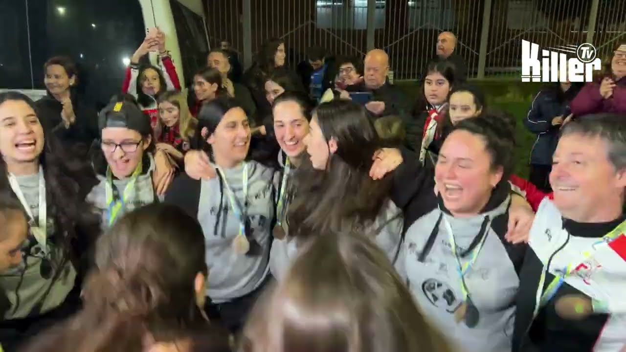 ¡La Intercontinental ya está en Gijón! Así fue la fiesta de recibimiento al Telecable Hockey Club