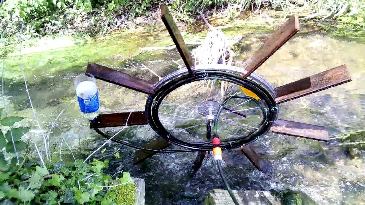 Brico jardin recup. J ai fabriqué une roue a eau.