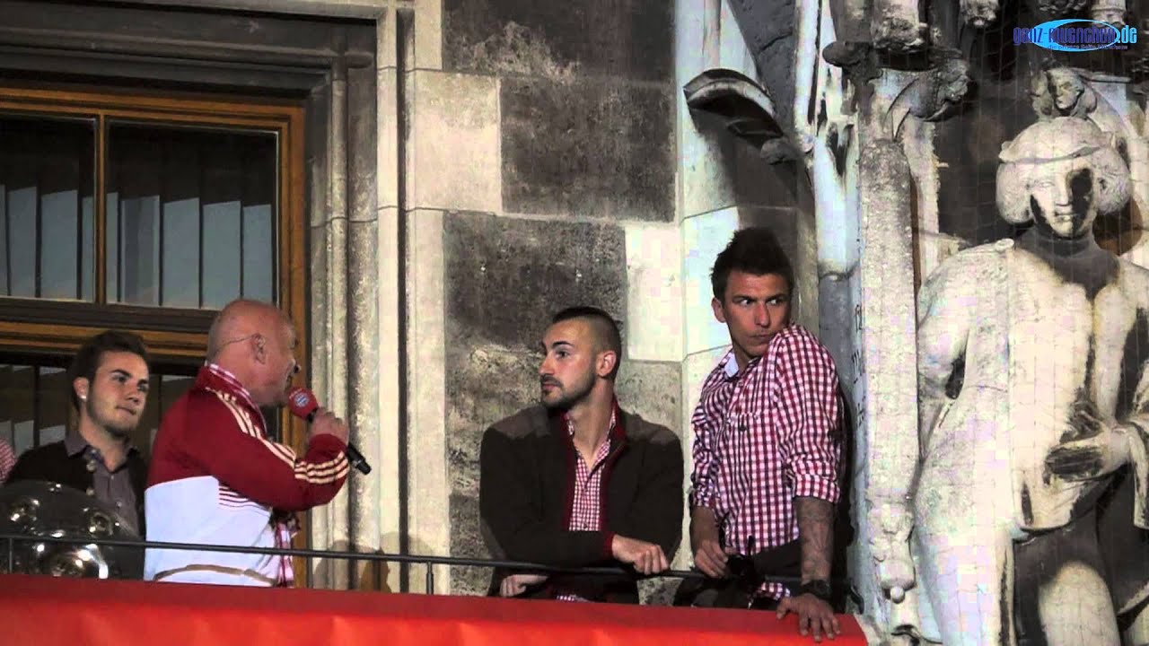 Meisterfeier 2014 - Vorstellung FC Bayern München Mannschaft  auf dem Rathausbalkon