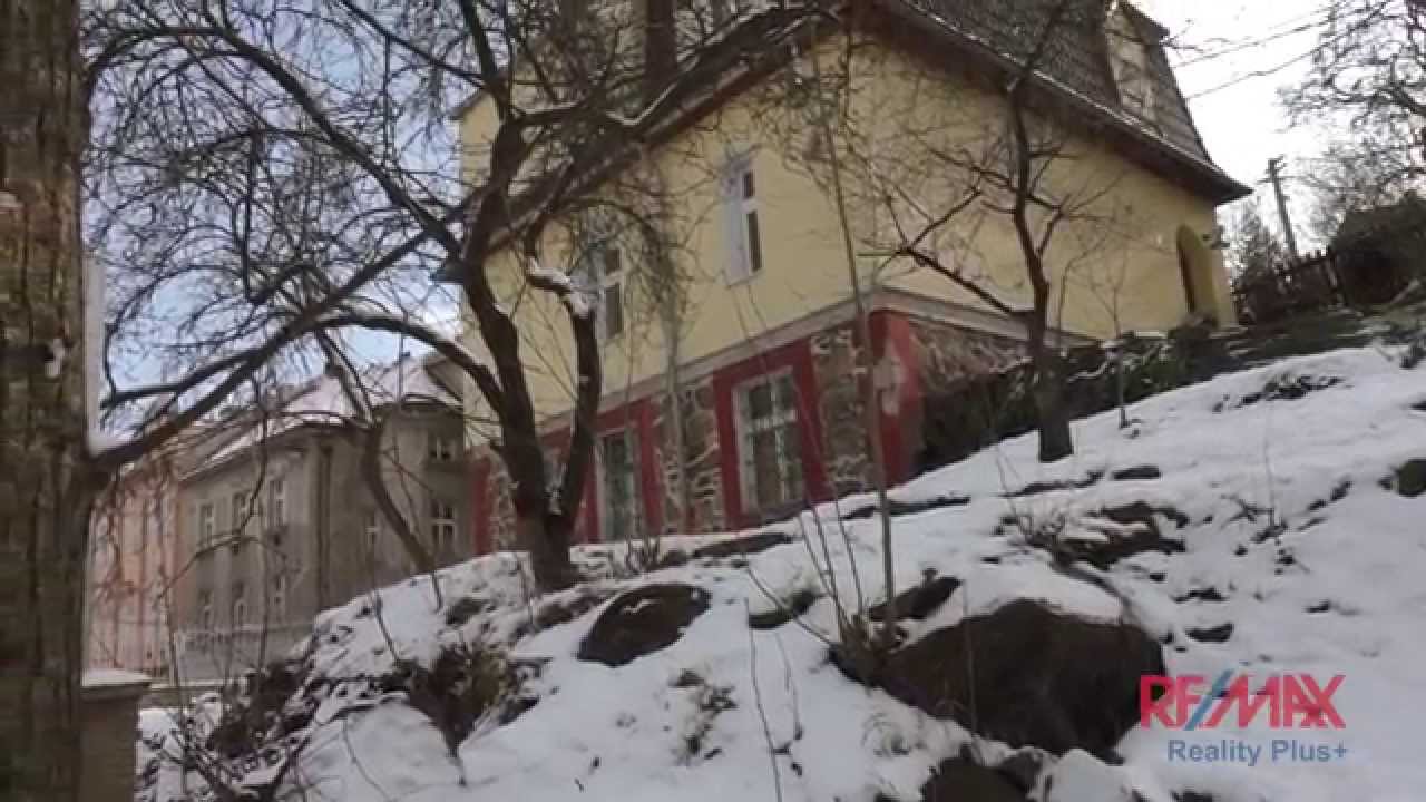 Prodej vily 4+1 s terasou, zahradou a garáží, Teplice Trnovany
