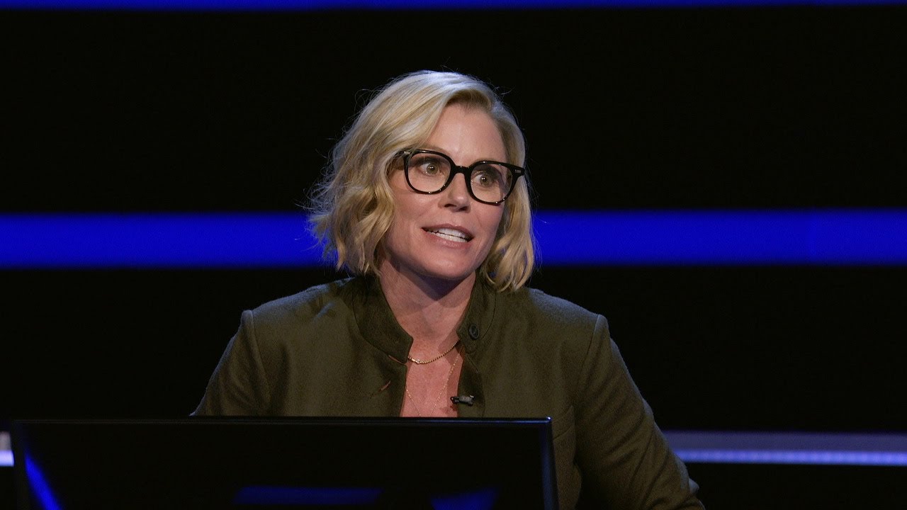 Julie Bowen Calls Her Sister For Help - Who Wants To Be A Millionaire