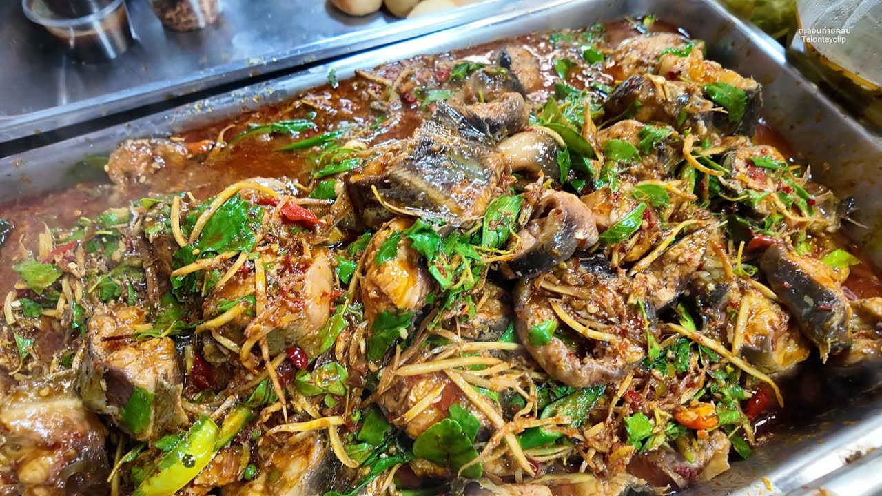 ข้าวแกง 40 บาท คนแน่นคิดว่ามาเอาบุญ ครัวเอนกเเกงป่า ตลาดวัดชัยฉิมพลี กรุงเทพมหานคร