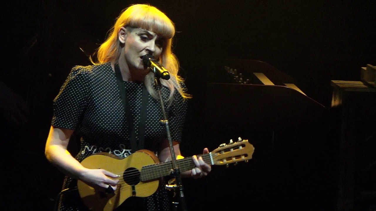 Bird on the wire. Hyldest til Leonard Cohen. Eivør´s smukke version, Amager Bio 21. feb. 2017