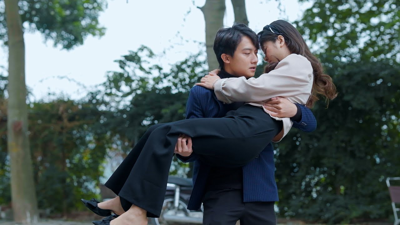 Tiểu Thư Xinh Đẹp Liên Tục Tỏ Tình Theo Đuổi Làm Chủ Tịch Tưởng Là Biến Thái Và Cái Kết - Tập 863