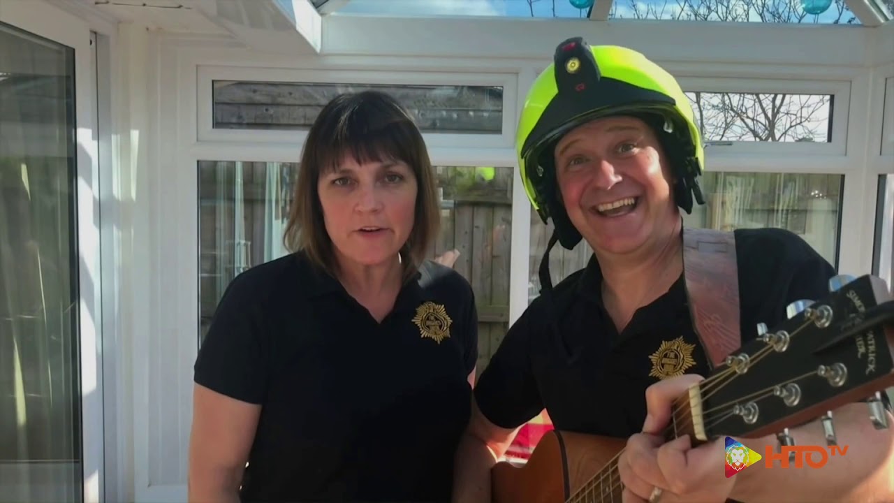 I Vigili del Fuoco della FBU del Regno Unito cantano Bella Ciao per i colleghi italiani - www.HTO.tv