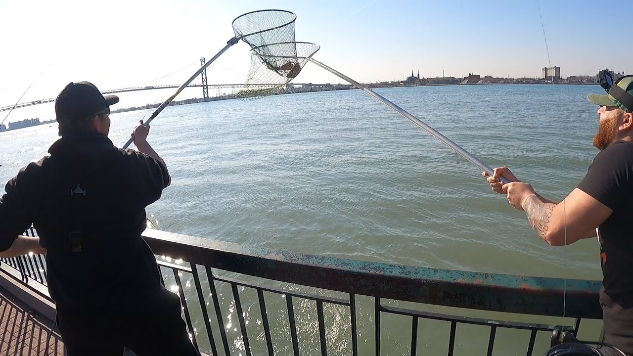 SHORE JIGGING FOR AGGRESSIVE SPRING WALLEYE 2023 - Detroit river fishing