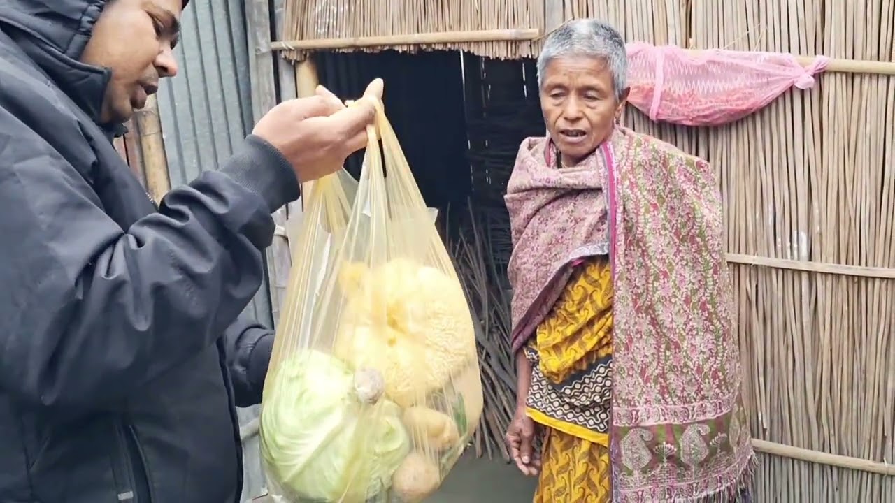 নিরীহ গরীব মা টাকা বিনা খাইতে পারতেছে না চিকিৎসা #supporthumanity #humanity #humanbeing #freemotion 