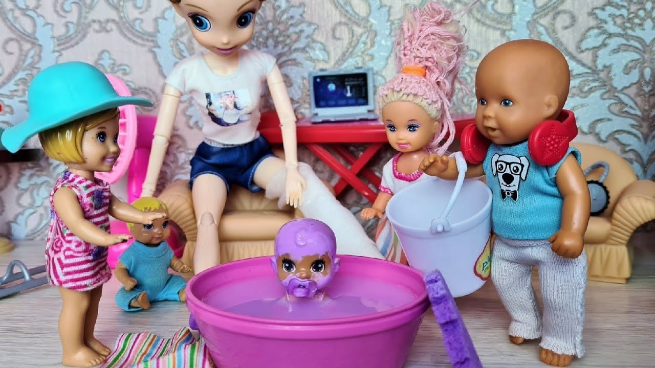 КАТЯ И МАКС ВЕСЕЛАЯ СЕМЕЙКА🤣👧👦 Куклы Барби и ЛОЛ мультик СБОРНИК старых серий Даринелка ТВ