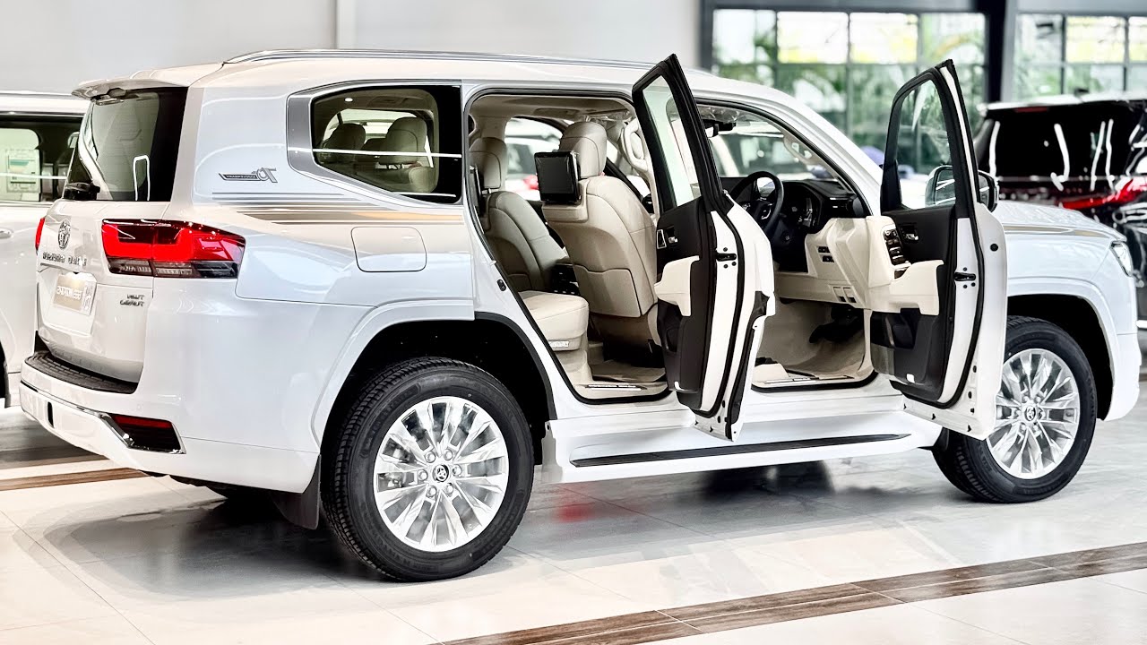 2025 Land Cruiser LC300: 3Rows SUV, Interior and Exterior (669 Motors)
