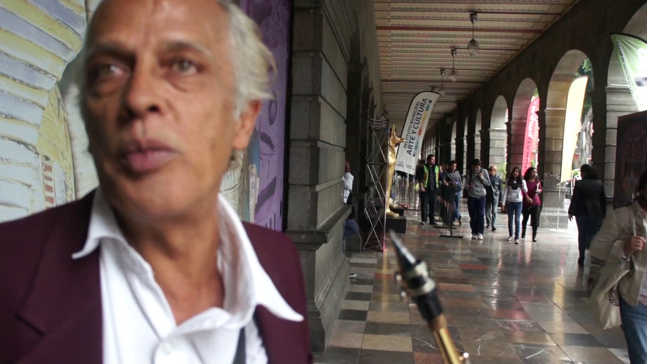 Saxofonista en el zócalo de Puebla