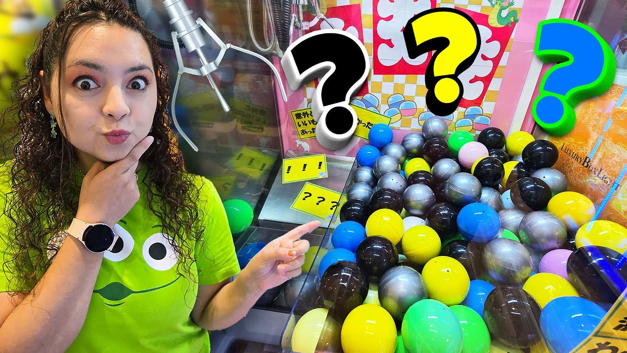 What's INSIDE the Mystery Ball Claw Machine?