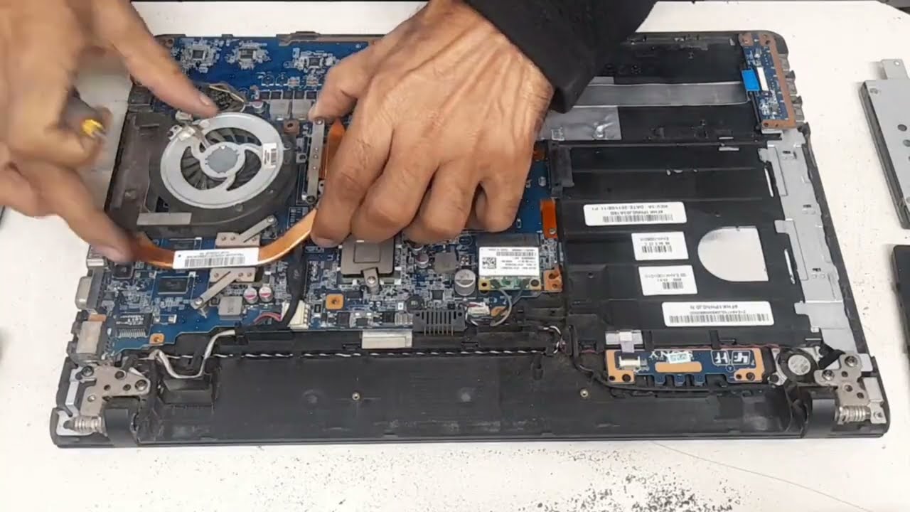 Sony Vio PCG-71811W   Complete Disassembly and cleaning !