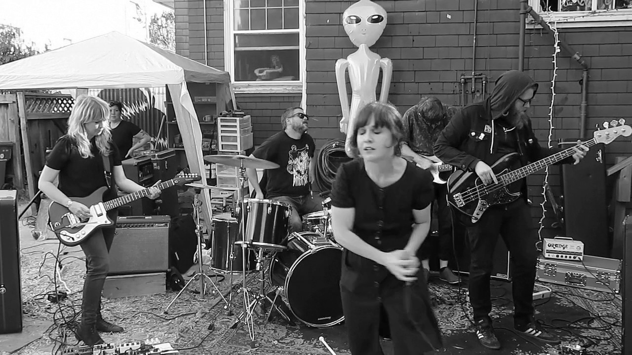 Esses (live) @ Granny's (Oakland) 2017.8.5 Near Dark Fest (day-1) backyard gig