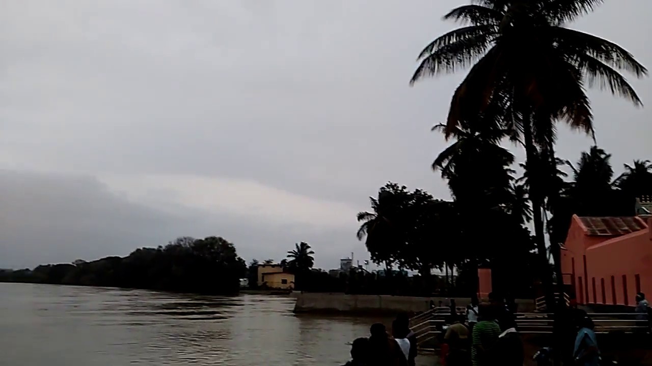 Kapila River at its full brim - Near Mallanmoole mutt