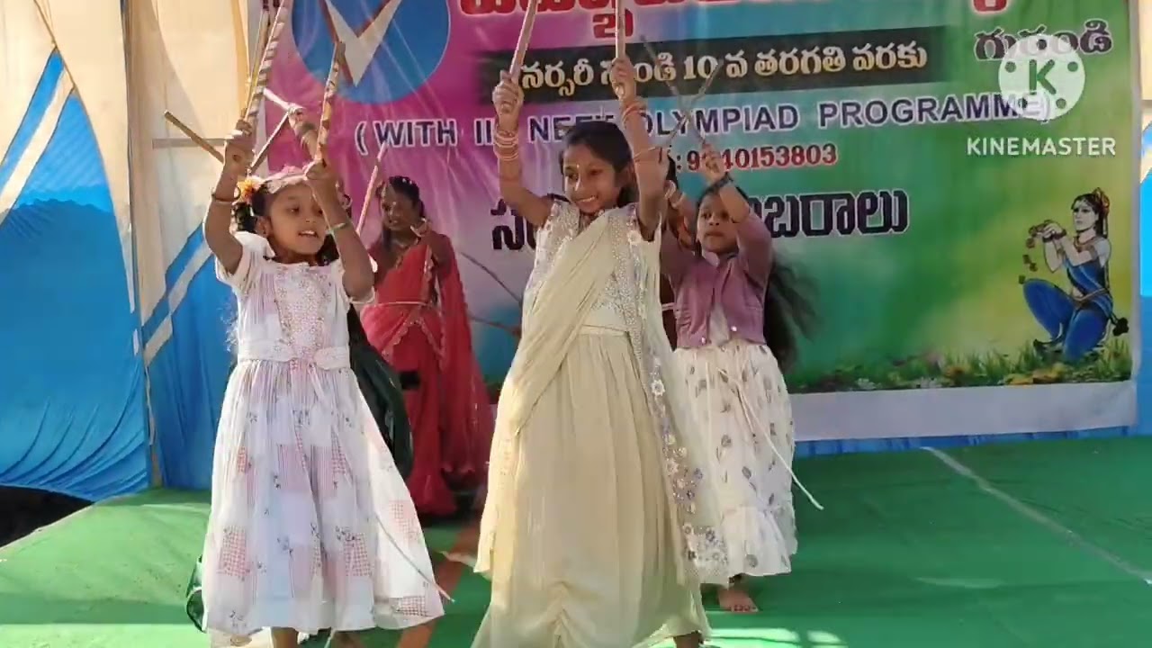 Laire lallaire dance performance vidya vikas school students gurandi 