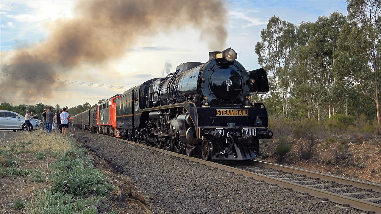 Steamrail Victoria's Bendigo Easter Festival Tour with R711 & A66
