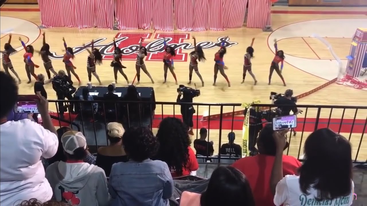 Dancing Dolls: Acrobatic Circus Creative Dance (S4; Ep.21)
