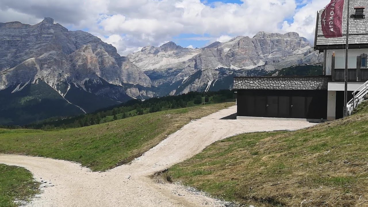 Altopiano del  Pralongià . Da Col Alt al rifugio Pralongià