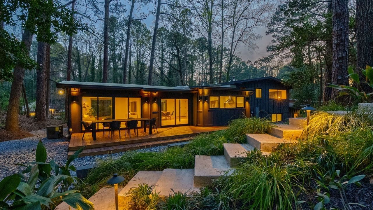 ATLANTA'S FINEST MIDCENTURY MODERN HOME!