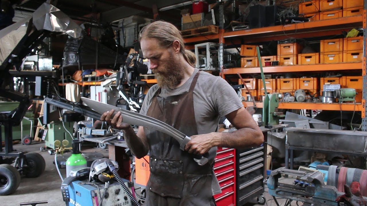 Forging a Falcata sword,  the complete movie.